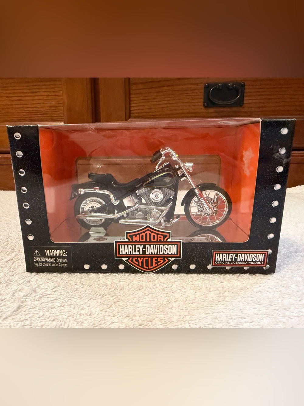 NWT Harley-Davidson 1984 FXST Softail Die-Cast Motorcycle 1:18 Model Collector